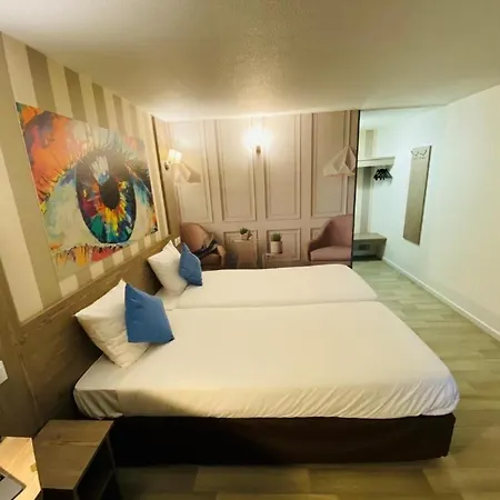 Urban House Hotel 2*